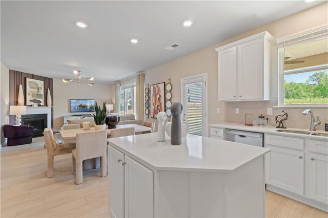 122 Crabbswood Drive, Mcdonough, GA 30253