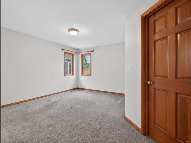 3588 Westport Drive, New Haven, IN 46774