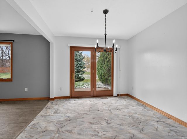 3588 Westport Drive, New Haven, IN 46774