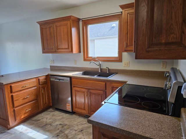 3588 Westport Drive, New Haven, IN 46774