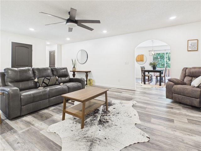 1302 W Rogers Avenue, Harrison, AR 72601