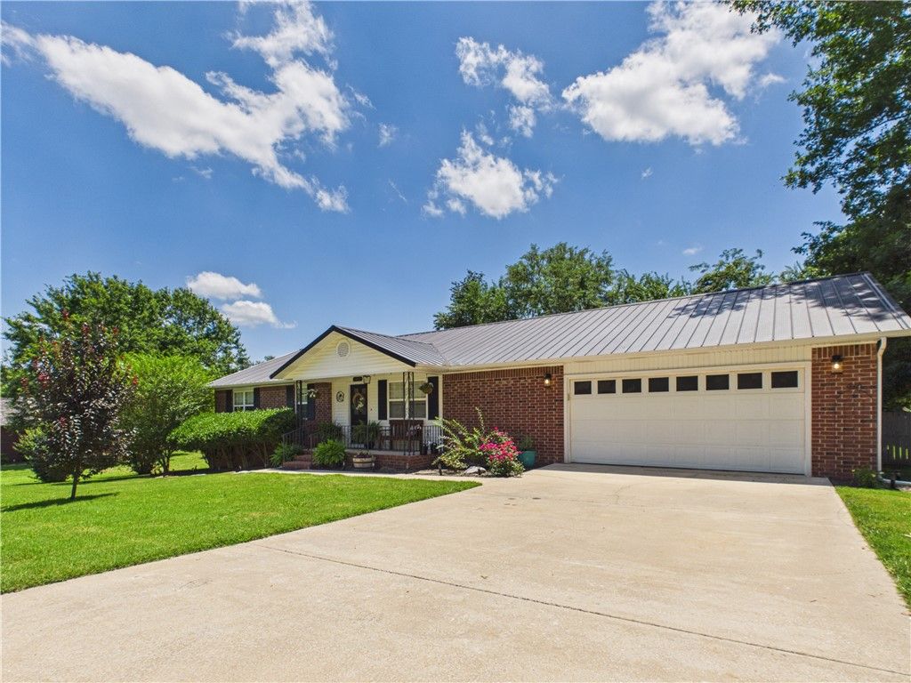 1302 W Rogers Avenue, Harrison, AR 72601