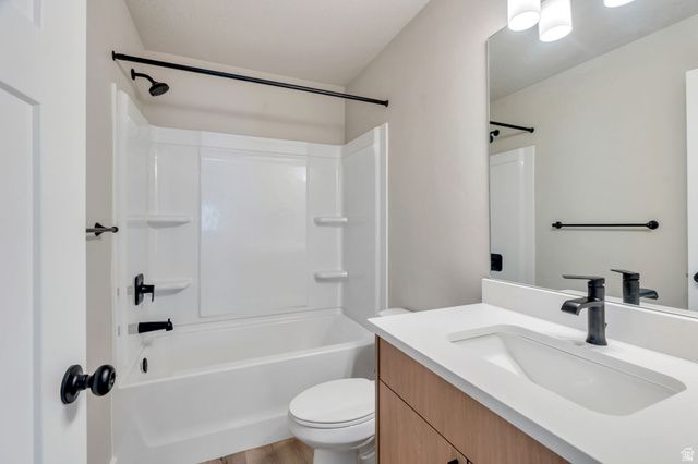 7204 W LARA LEIGH LN, Magna, UT 84044