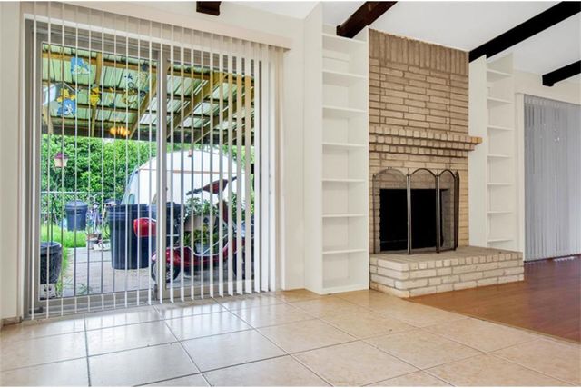 22118 Meadowhill Drive, Spring, TX 77389