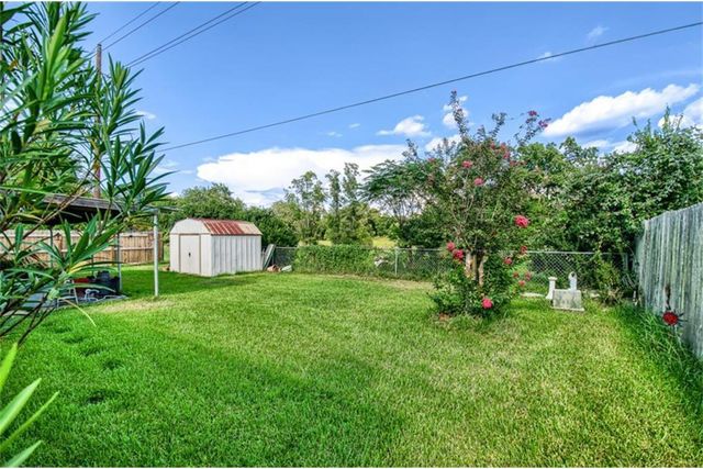 22118 Meadowhill Drive, Spring, TX 77389