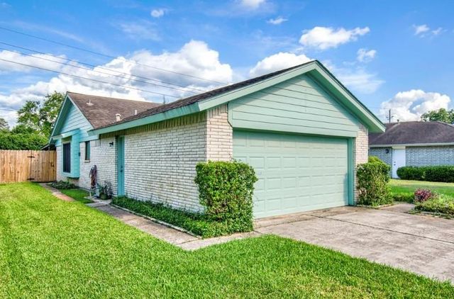 22118 Meadowhill Drive, Spring, TX 77389