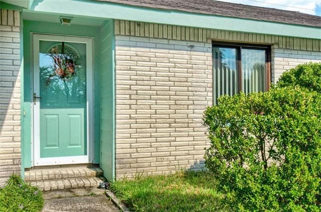 22118 Meadowhill Drive, Spring, TX 77389