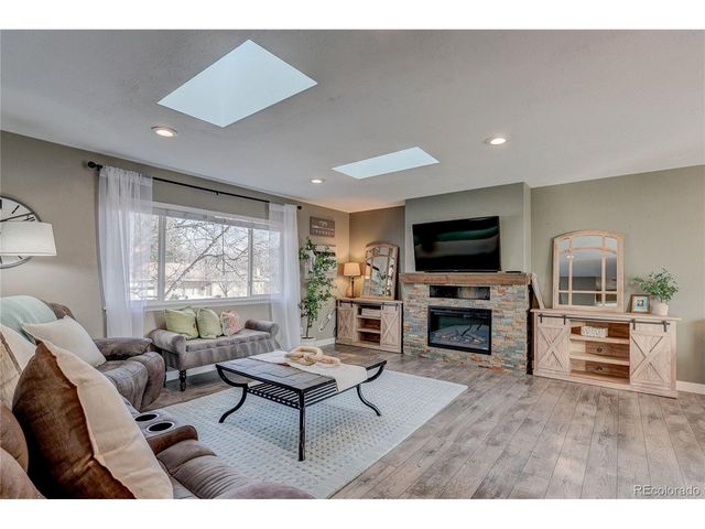 3323 N Colorado Ave, Loveland, CO 80538