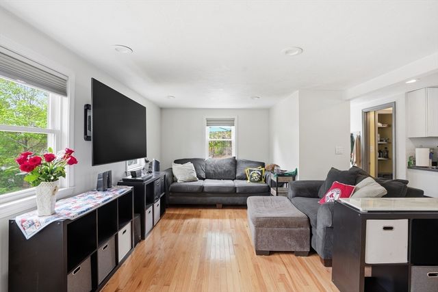 2 Great Wind Dr, Plymouth, MA 02360