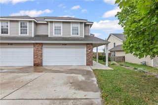 946 N Field Stone Drive, Lawrence, KS 66049
