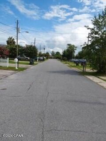 1710 Illinois Avenue, Lynn Haven, FL 32444