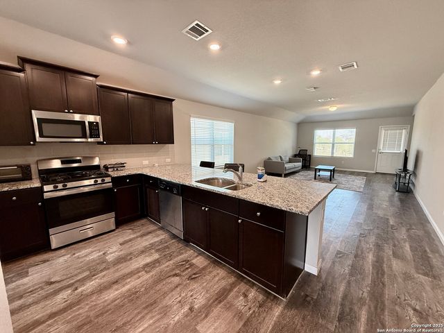 807 Blue Landing, San Antonio, TX 78221