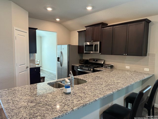 807 Blue Landing, San Antonio, TX 78221