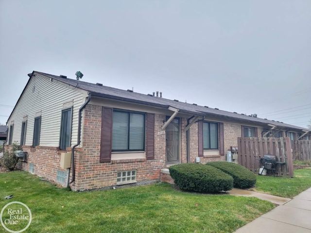 17118 Kingsbrooke Drive, Clinton Twp, MI 48038