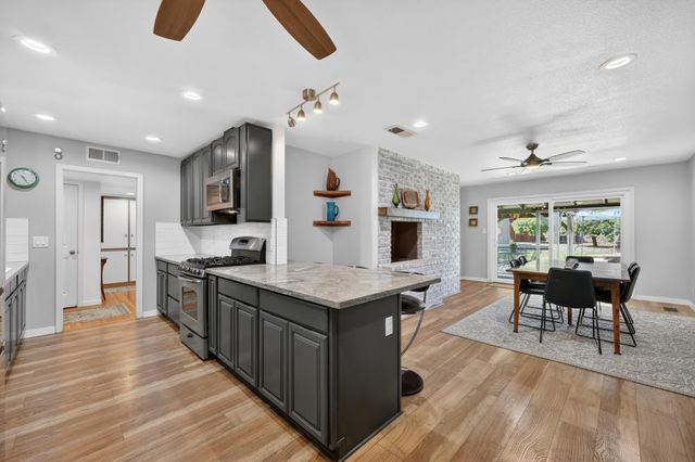 4831 Jan Dr, Carmichael, CA 95608