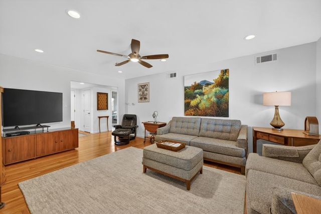 4831 Jan Dr, Carmichael, CA 95608