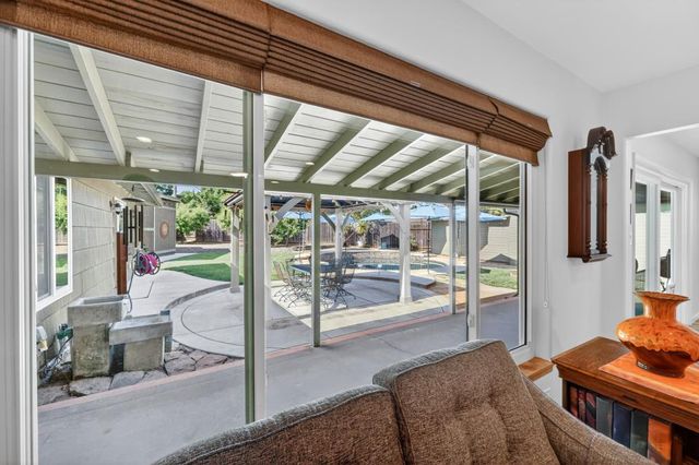 4831 Jan Dr, Carmichael, CA 95608