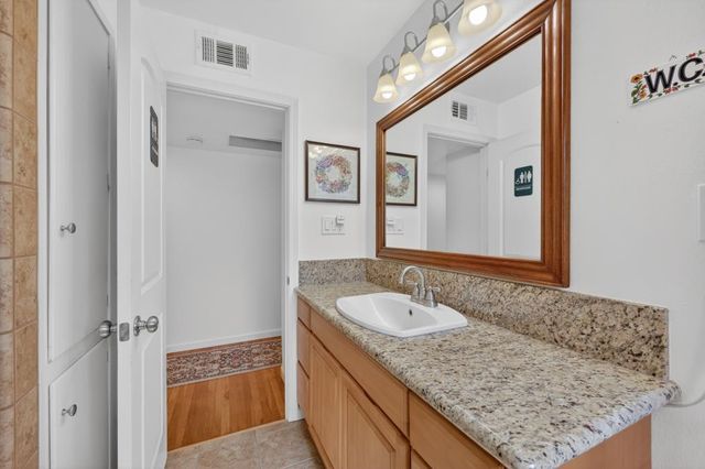 4831 Jan Dr, Carmichael, CA 95608