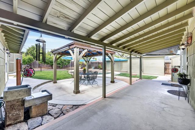 4831 Jan Dr, Carmichael, CA 95608