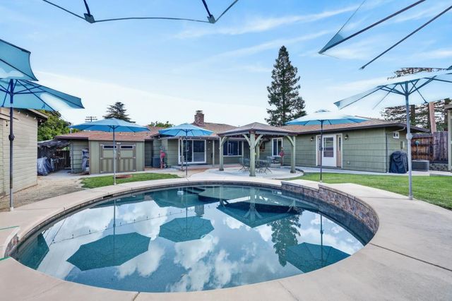 4831 Jan Dr, Carmichael, CA 95608