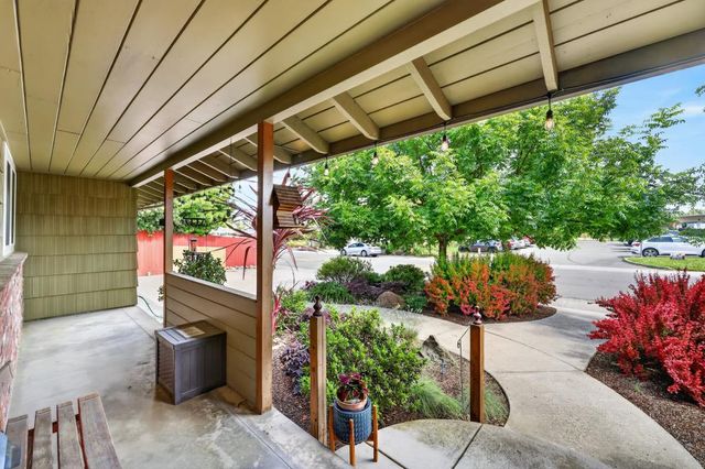 4831 Jan Dr, Carmichael, CA 95608