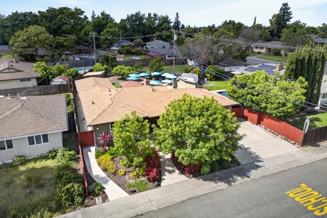 4831 Jan Dr, Carmichael, CA 95608