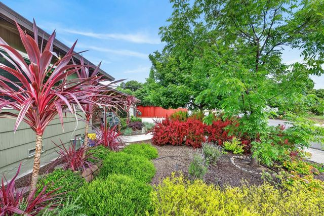 4831 Jan Dr, Carmichael, CA 95608