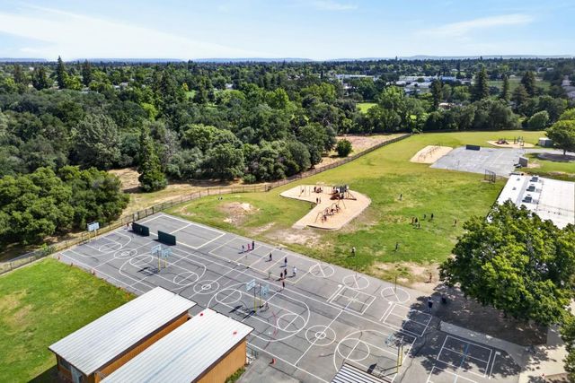 4831 Jan Dr, Carmichael, CA 95608