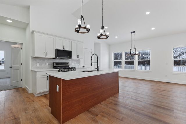 4823 Thompson Heights Drive, Adrian, MI 49221