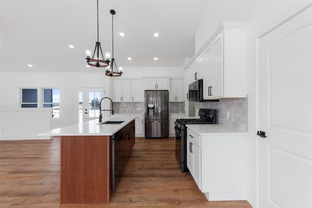 4823 Thompson Heights Drive, Adrian, MI 49221