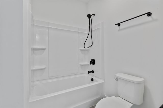 4823 Thompson Heights Drive, Adrian, MI 49221