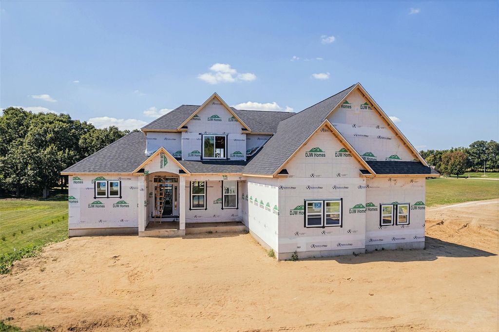 4823 Thompson Heights Drive, Adrian, MI 49221