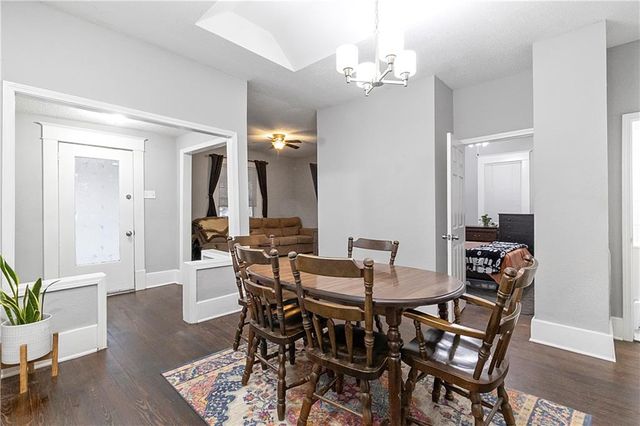 7 E Ottawa Street, Paola, KS 66071