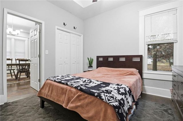 7 E Ottawa Street, Paola, KS 66071