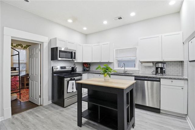 7 E Ottawa Street, Paola, KS 66071