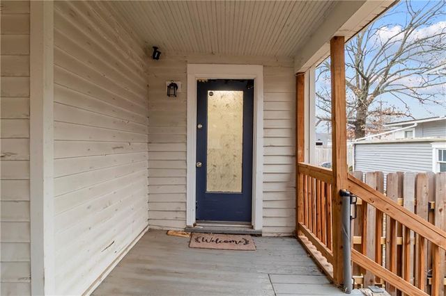 7 E Ottawa Street, Paola, KS 66071