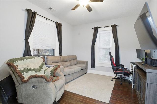 7 E Ottawa Street, Paola, KS 66071