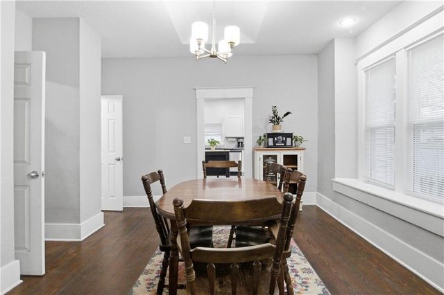 7 E Ottawa Street, Paola, KS 66071