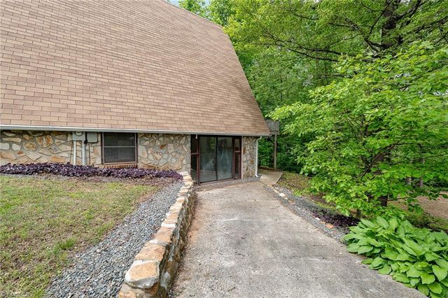 9818 W Pine Street, Lowgap, NC 27024