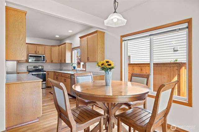 1602 12th Avenue NW, Puyallup, WA 98371