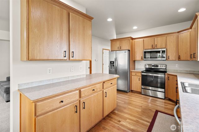 1602 12th Avenue NW, Puyallup, WA 98371