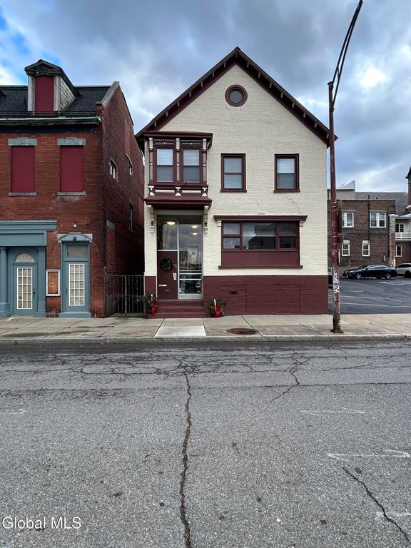 147 Barrett Street Unit 1, Schenectady, NY 12305