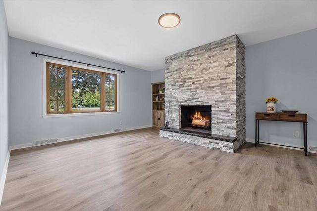 N113W13033 Crestview DRIVE, Germantown, WI 53022