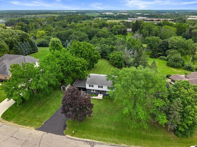 N113W13033 Crestview DRIVE, Germantown, WI 53022