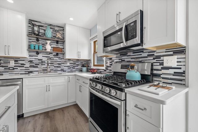 N113W13033 Crestview DRIVE, Germantown, WI 53022