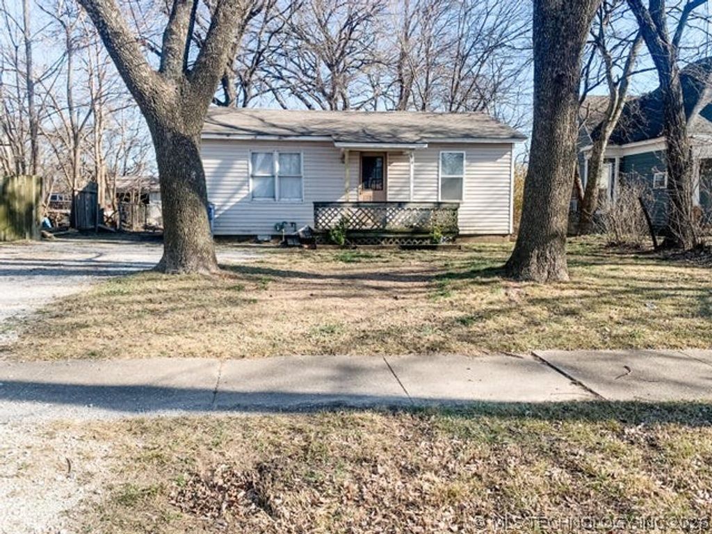 136 S 4th Street, Vinita, OK 74301