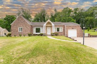 927 McNeilly ROAD, Mt Lebanon, PA 15226