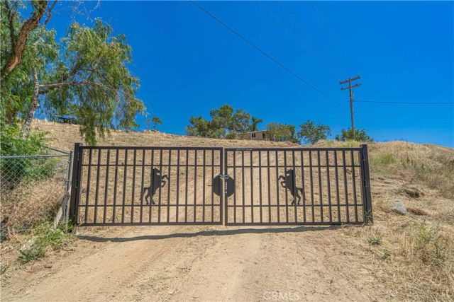 8709 Sierra Highway, Agua Dulce, CA 91390
