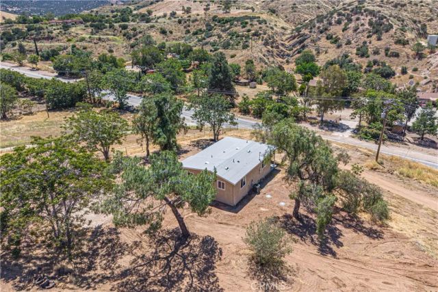 8709 Sierra Highway, Agua Dulce, CA 91390