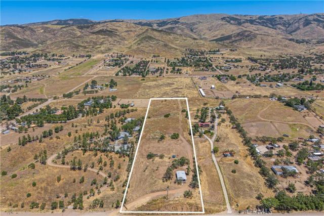8709 Sierra Highway, Agua Dulce, CA 91390